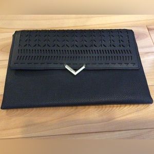 Black clutch